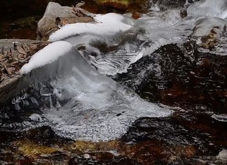 赋得月照冰池