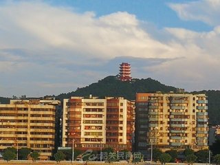 韶州韶阳楼夜宴（一作题韶州驿楼）