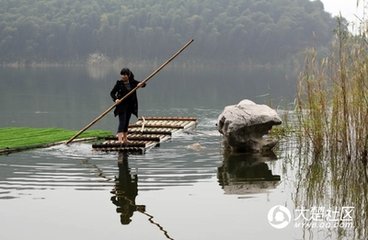 四月晦日泛若耶至云门寺以起坐鱼鸟间动摇山