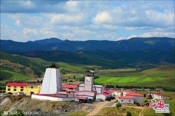 荆门夏日寄洞山节公