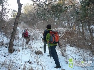席上分韵送天觉使河东以登山临水送将归为韵