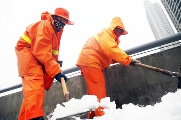 和陈待制江城毕工遇雪