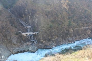 夏日集李司直纵溪斋