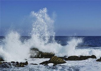 浪淘沙·白浪茫茫与海连