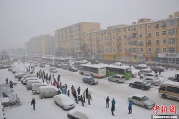 车贺还内大雪