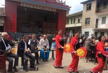 奉陪李大夫九日龙沙宴会（迟字）