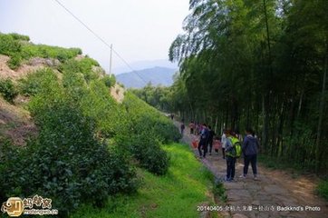 送言上人往见径山老十四韵