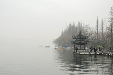 醉太平·西湖寻梦