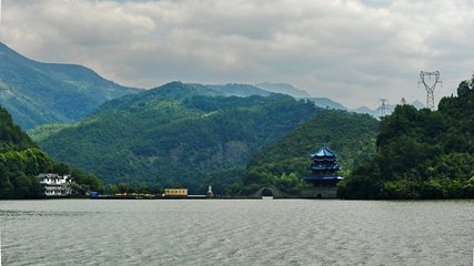 富春严子陵祠