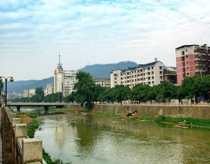 郴江百咏并序·苏仙祠