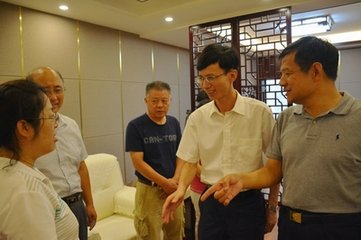 次李参政吏隐堂韵为昌化守陈仲平题