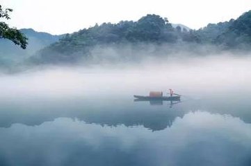 道中连雨