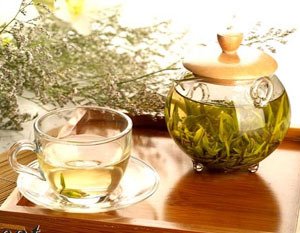怡然以垂云新茶见饷报以大龙团仍戏作小诗