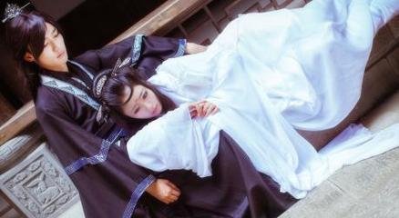 南乡子·翠密红繁
