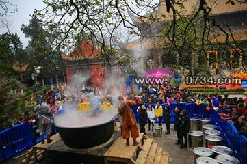 赠南岳僧