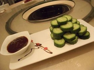 双调望江南（胡盘居生日）